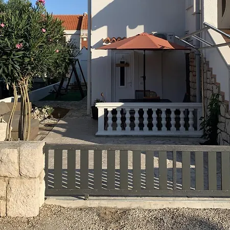 公寓 By The Sea Povljana, Pag - 225 *