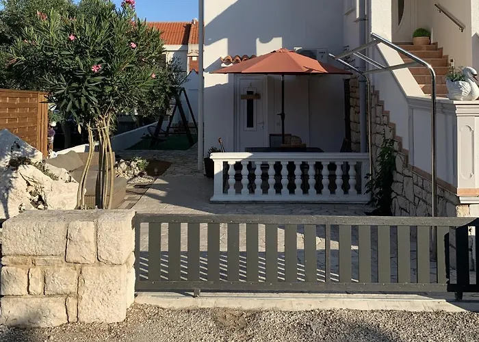 Apartman By The Sea Povljana, Pag - 225 *